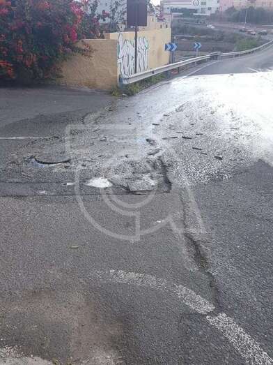 Arqueta por la que salen las aguas negras (Foto TA)